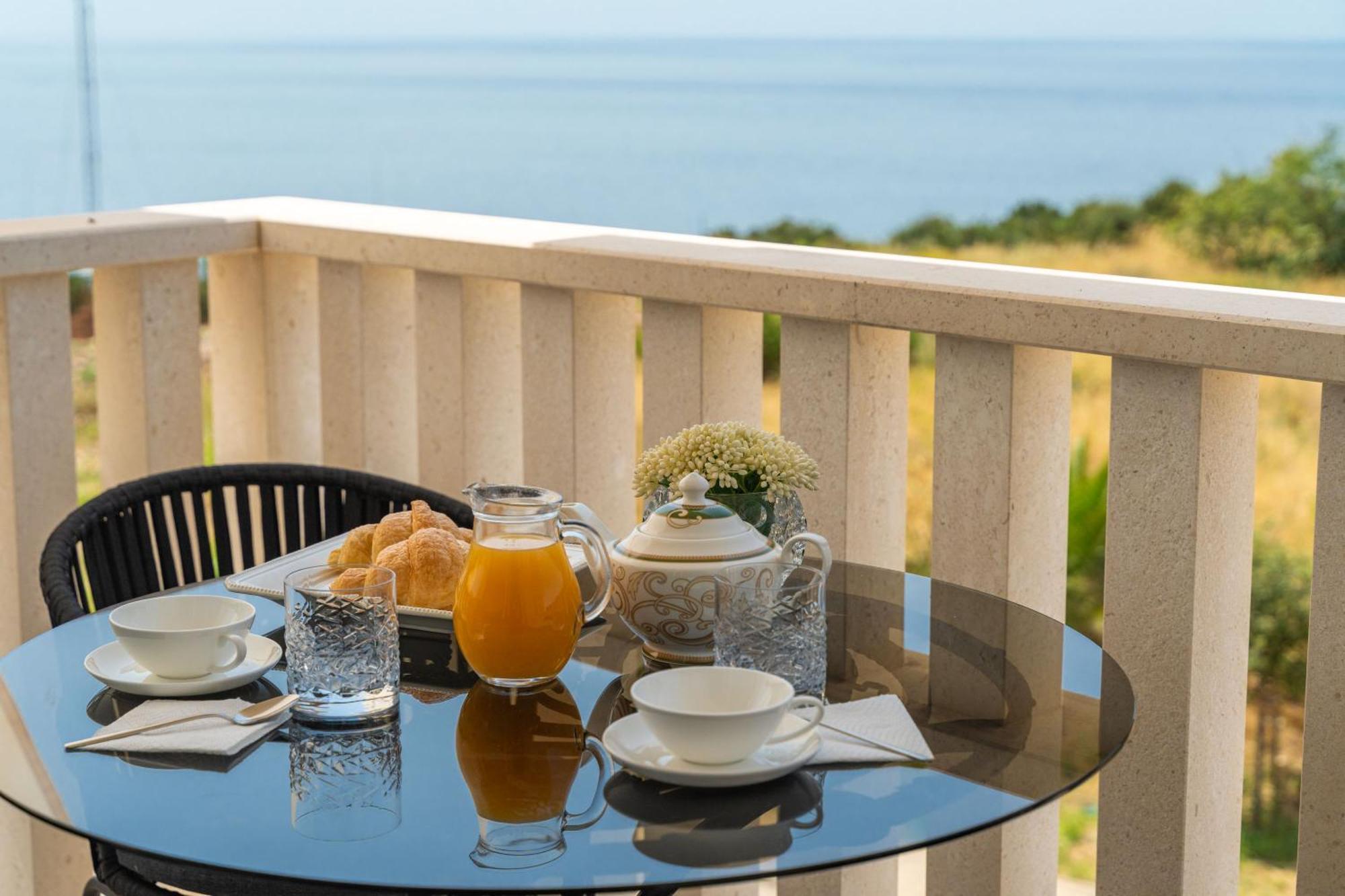 Apollo In With Sea View *