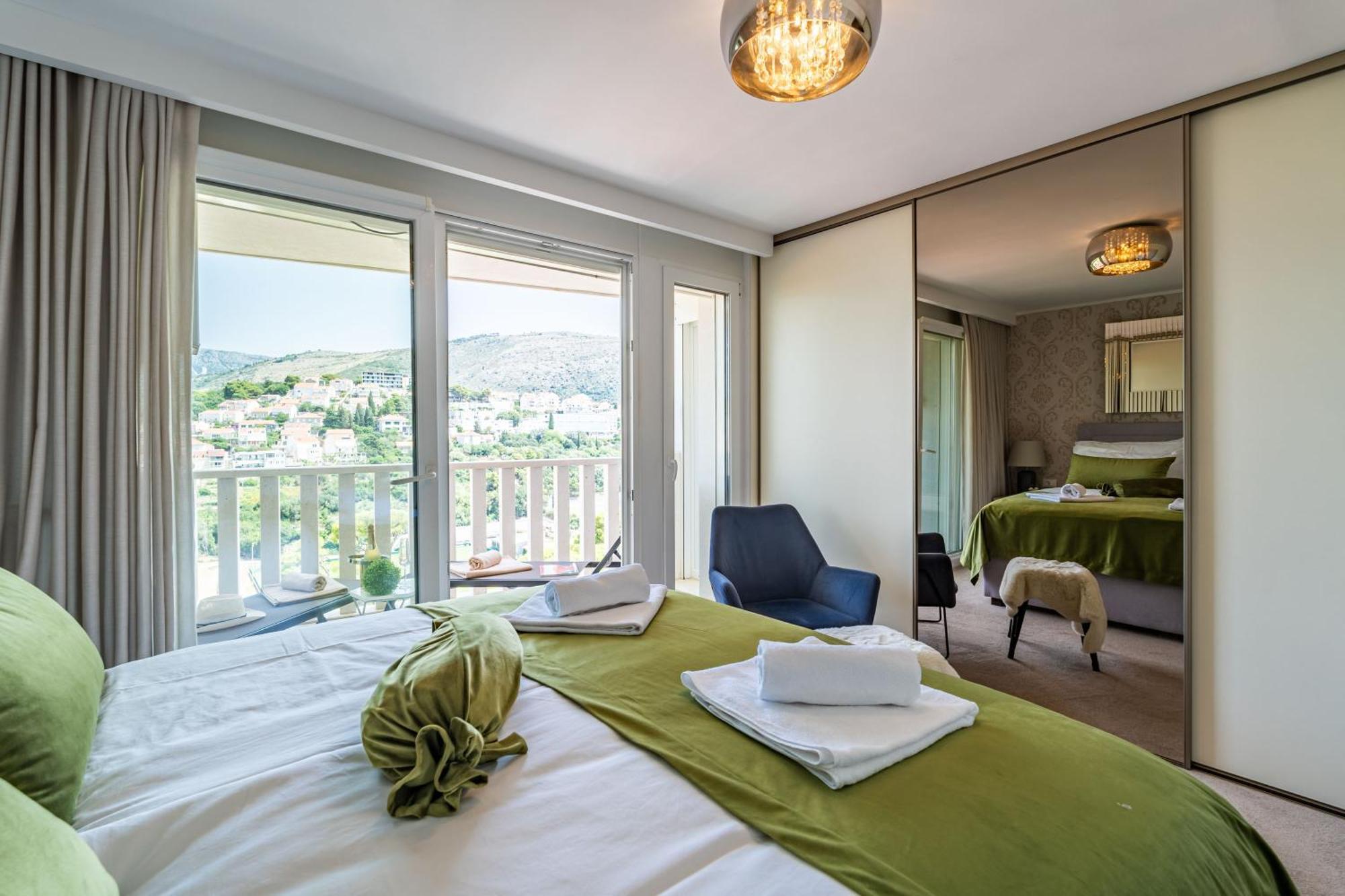 Apollo In With Sea View